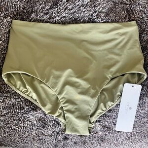 NWT CRZ Yoga bikini bottoms